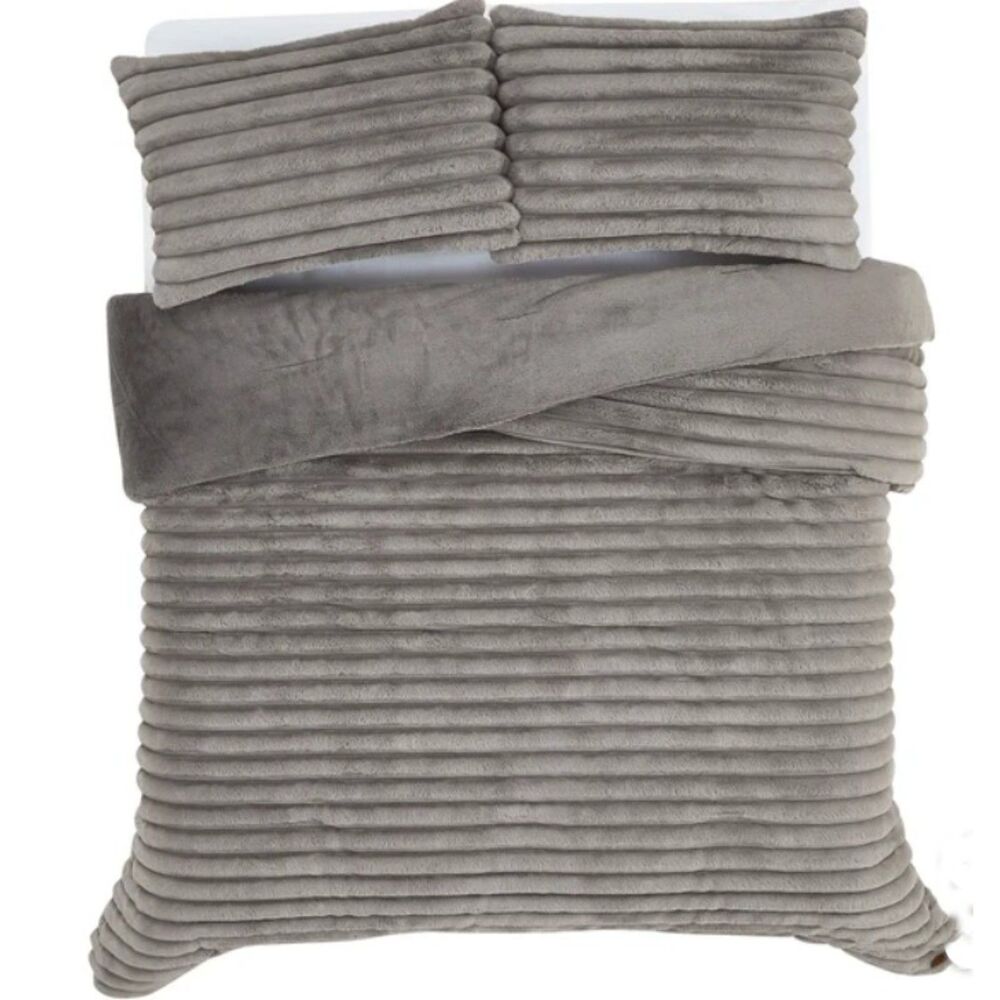 Frye 2" [Queen] Solid Channel Luxury Faux Fur "Queen" Comforter 3 Piece Set-Gray